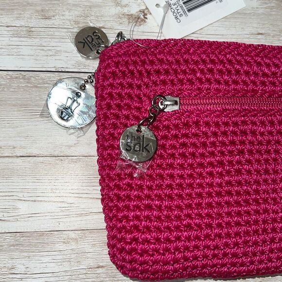 NWT THE SAK Crochet Craze Whatever Pinkberry Wristlet Silver Tone Hardware - Picture 3 of 14